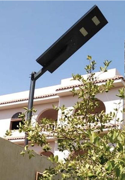 إضاءات شمسية للأسوار