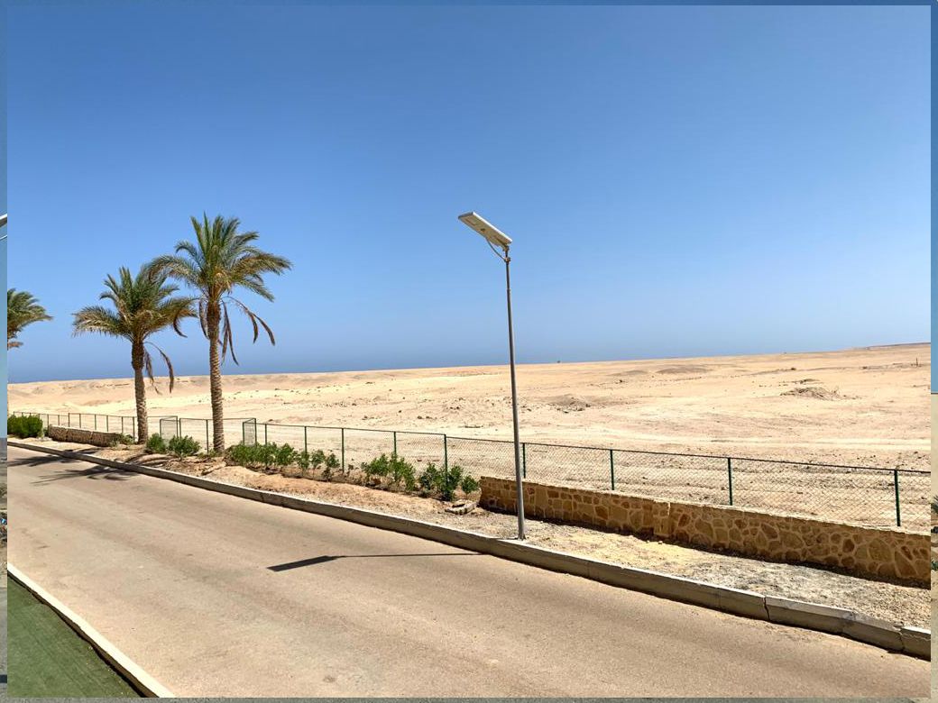 عمود إنارة بالطاقة الشمسية ٣٠/٤٠ واط